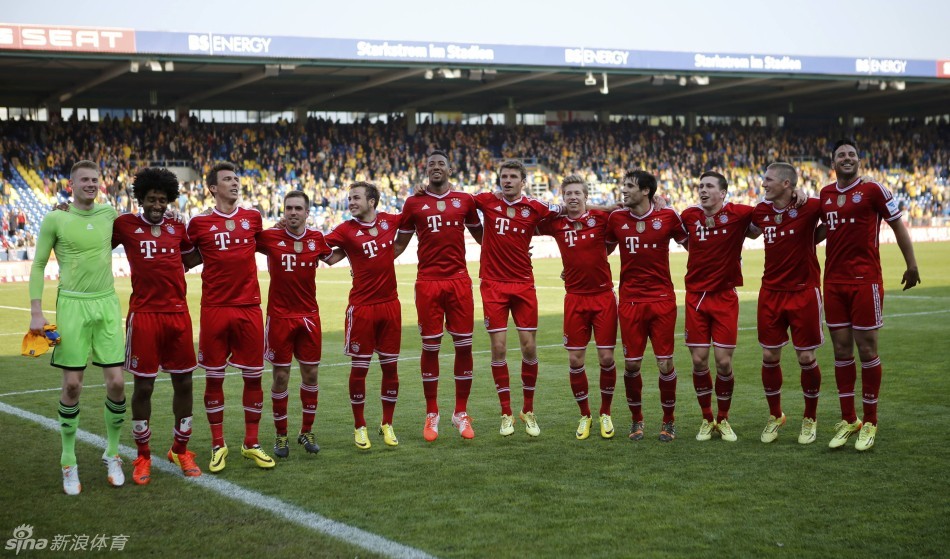 NBA常规赛战报：湖人客场险胜太阳,