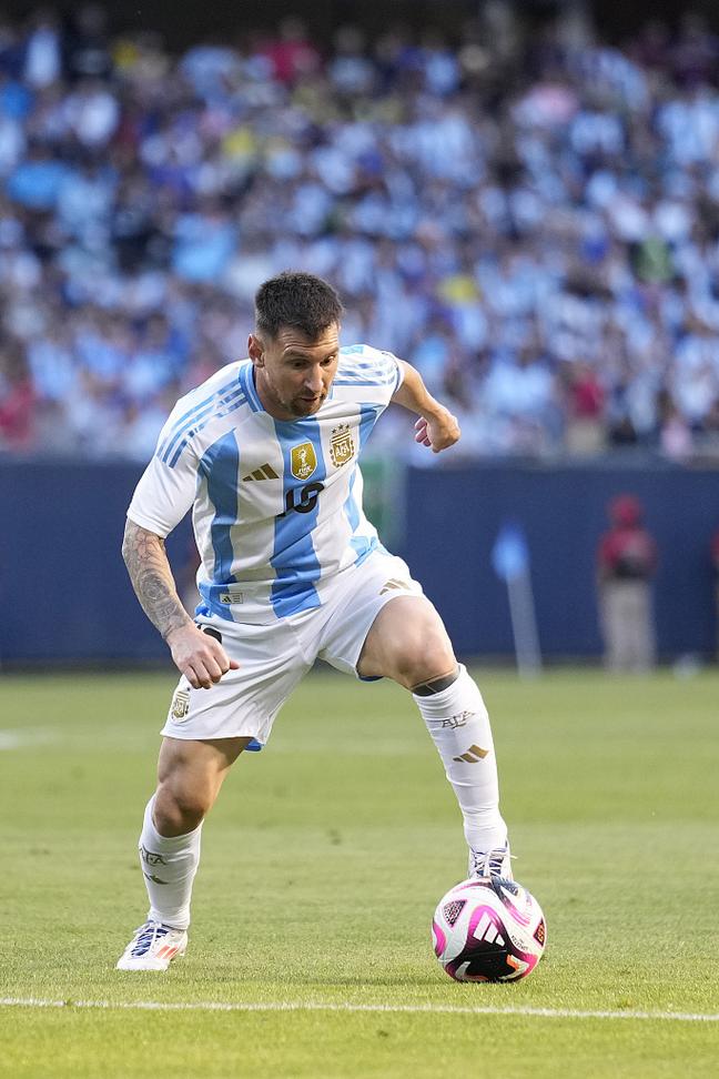 2-1,21岁英格兰新星绝杀,42岁德罗西率队胜乌迪内斯,迎意甲2连胜（2比1！21岁英格兰新星读秒绝杀，42岁德罗西率队击败乌迪内斯，收获意甲2连胜）