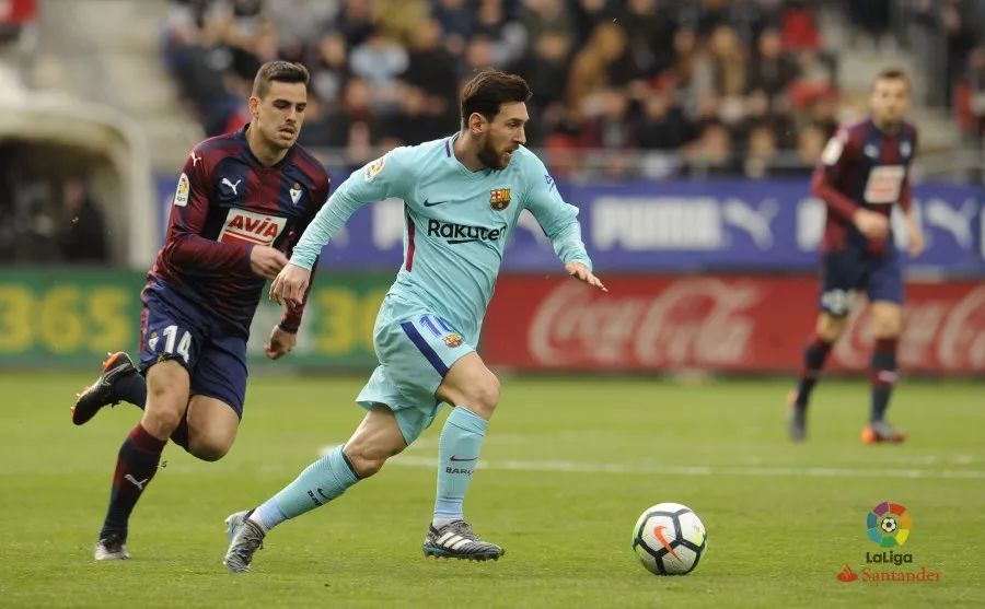 荷兰客战波兰：范戴克、廷贝尔、加克波首发，莱万出战