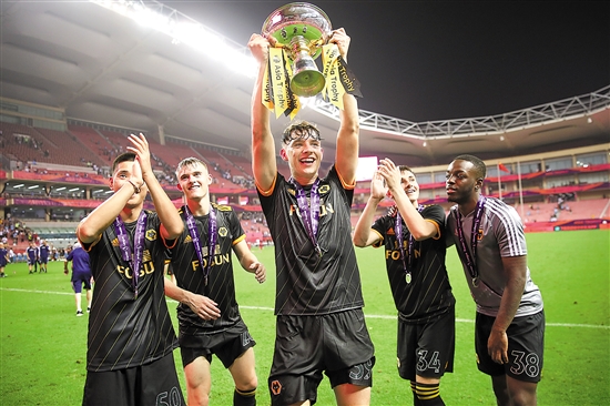 U17亚洲杯战报：帅惟浩双响，万项传射，中国4-0巴林（U17亚洲杯：中国4-0击败巴林，帅惟浩梅开二度，万项传射建功）