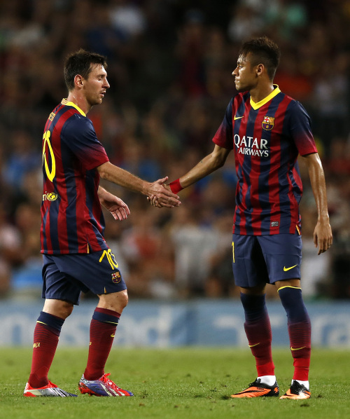 门将扑出关键点球，球迷热议