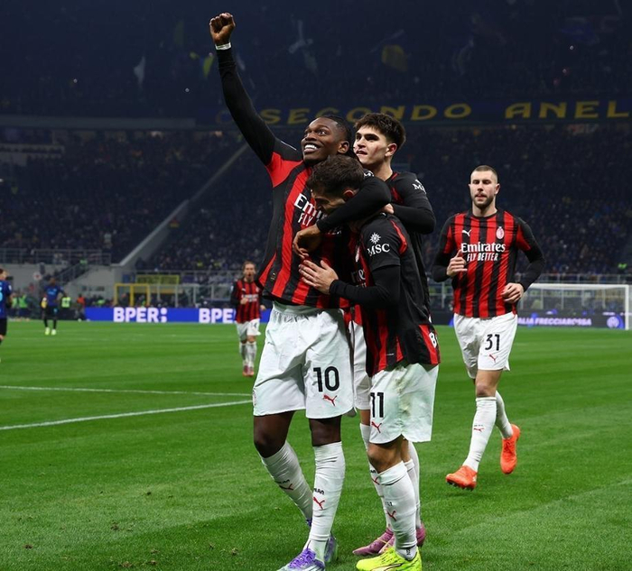 凯恩：我仍觉得正处于职业生涯巅峰期，世界杯会为冠军而努力（凯恩：自认仍处生涯巅峰，将为世界杯冠军全力以赴）