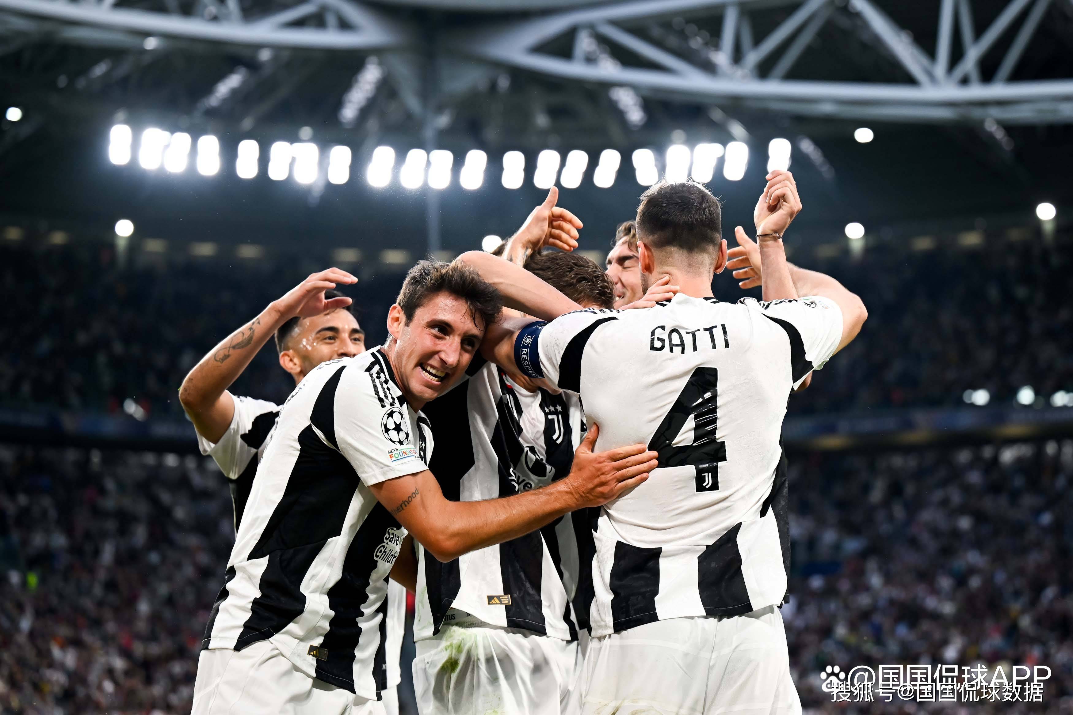 赵鹏：蒋4朱5是国内顶级中卫，但他俩搭配踢亚冠还是太吃力了