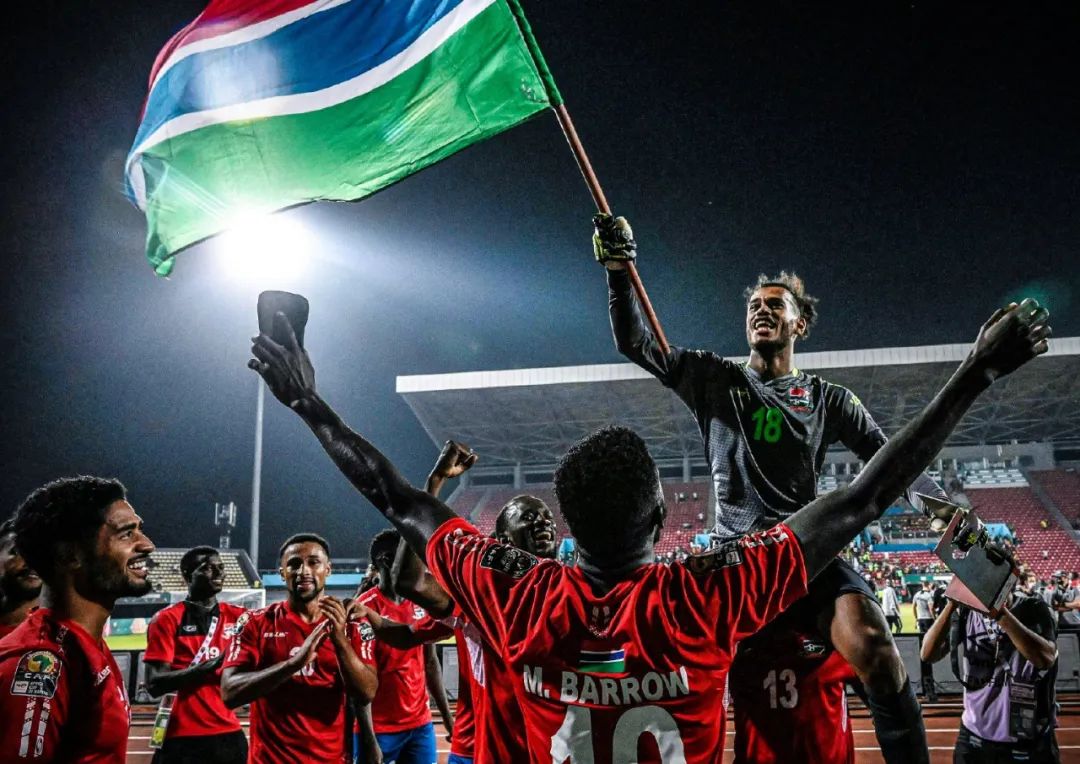 英联杯半决赛对阵：切尔西vs阿森纳，纽卡vs曼城（英联杯半决赛对决：切尔西对阵阿森纳，纽卡斯尔迎战曼城）