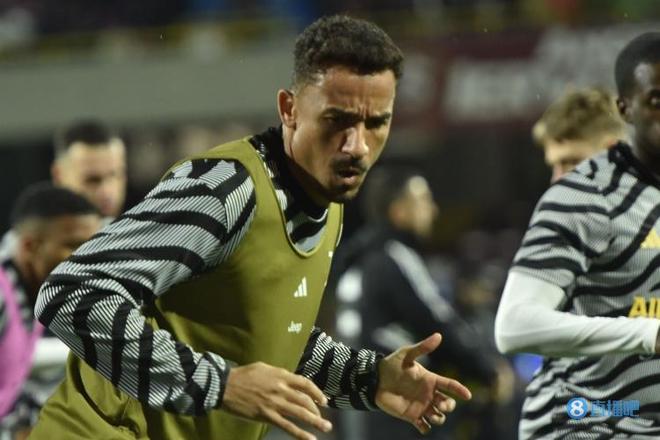 格纳布里传射建功助拜仁3比1胜葡萄牙体育