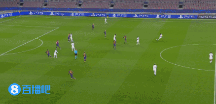 足球意大利名将宣布退役，时代落幕（意大利足坛传奇宣布挂靴，一个时代谢幕）